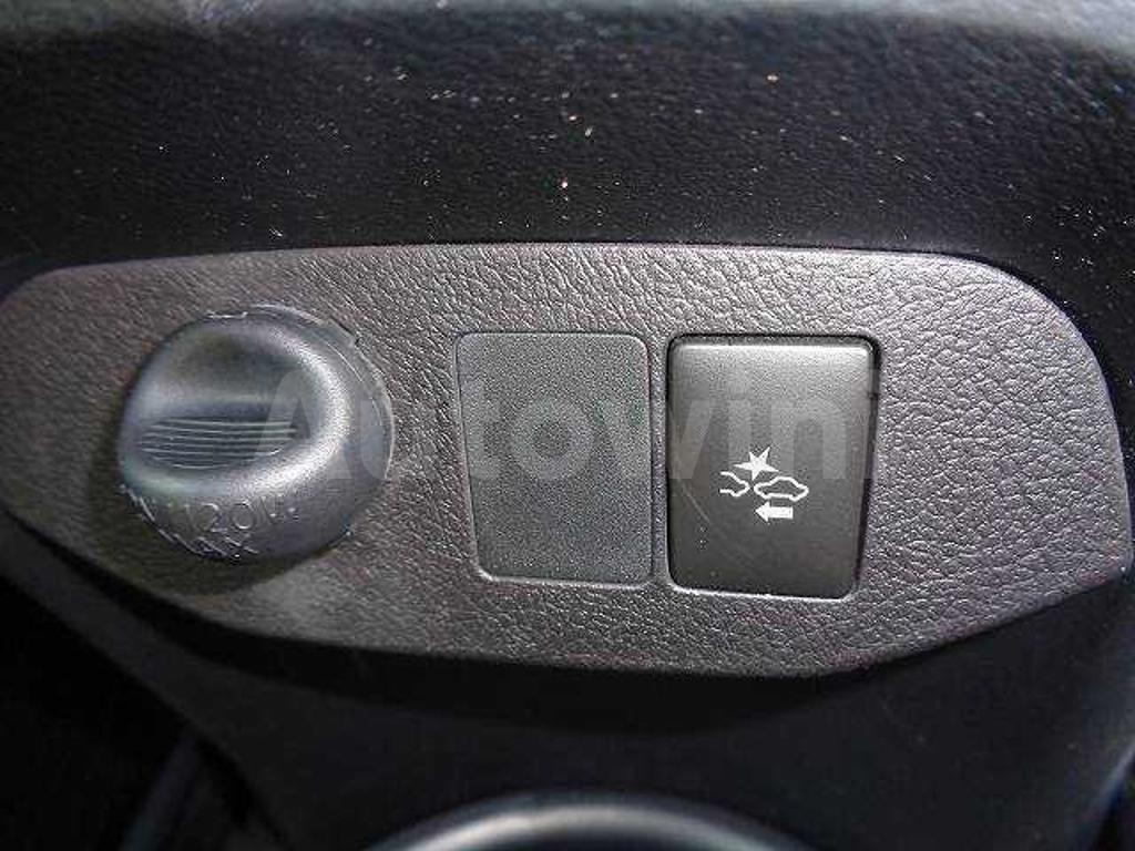 2019 TOYOTA VITZ - 8