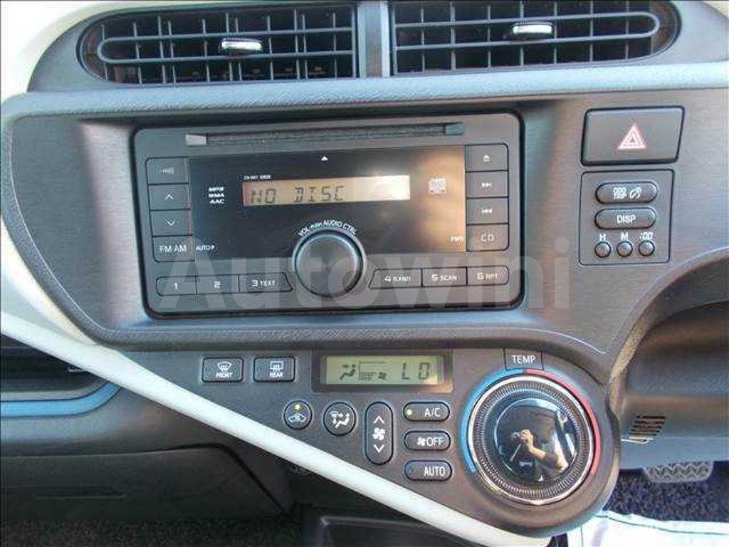 2013 TOYOTA AQUA - 8