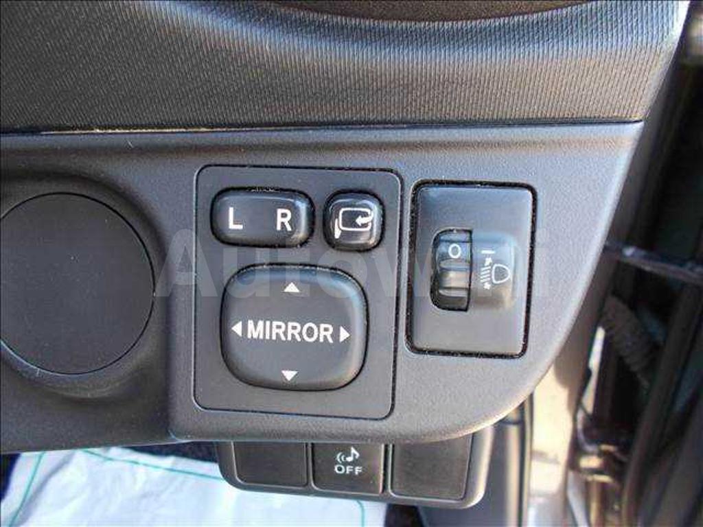 2013 TOYOTA AQUA - 9