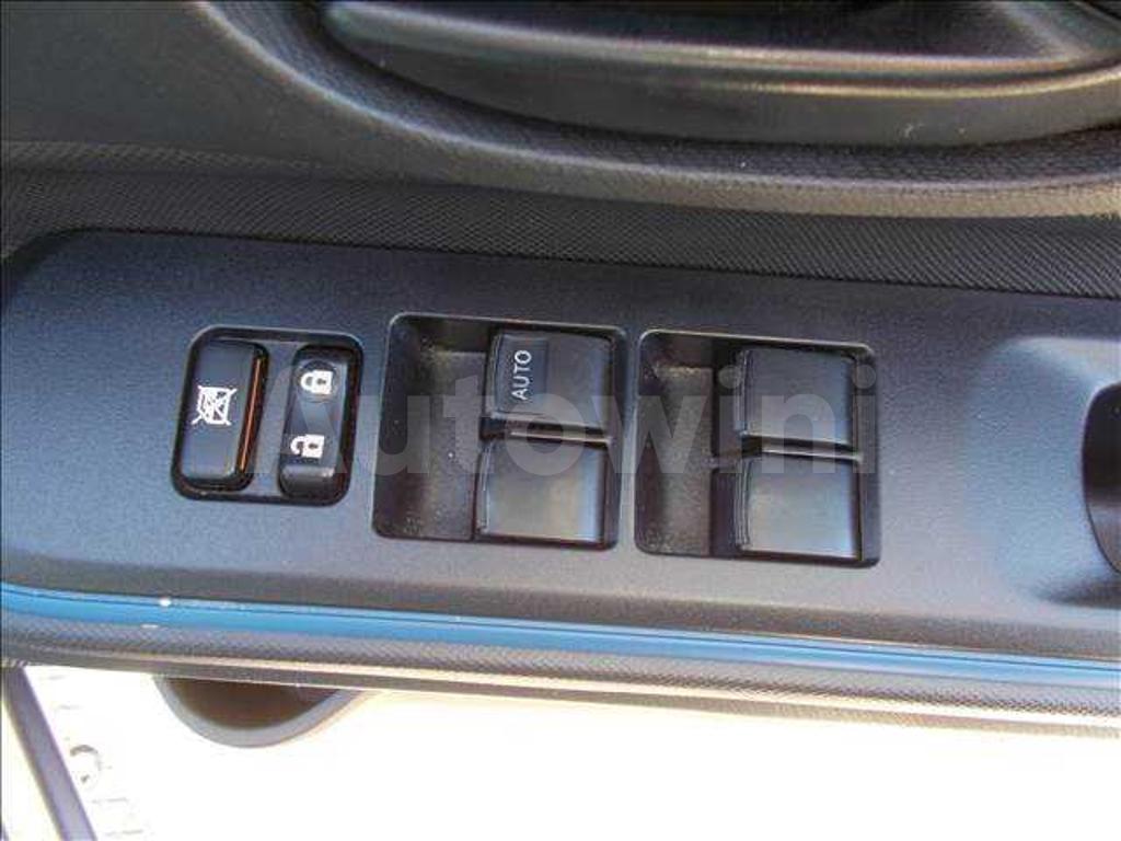 2013 TOYOTA AQUA - 10