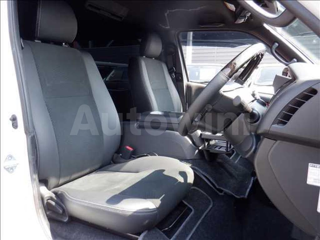 2020 TOYOTA HIACE VAN - 7
