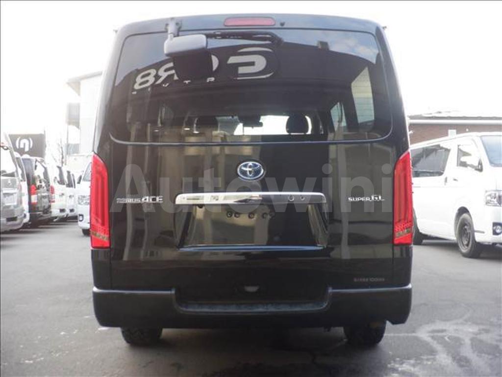GDH206-1003759 2018 TOYOTA REGIUSACE VAN-2