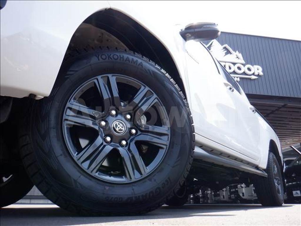 2020 TOYOTA HILUX SPORTS PICKUP - 9
