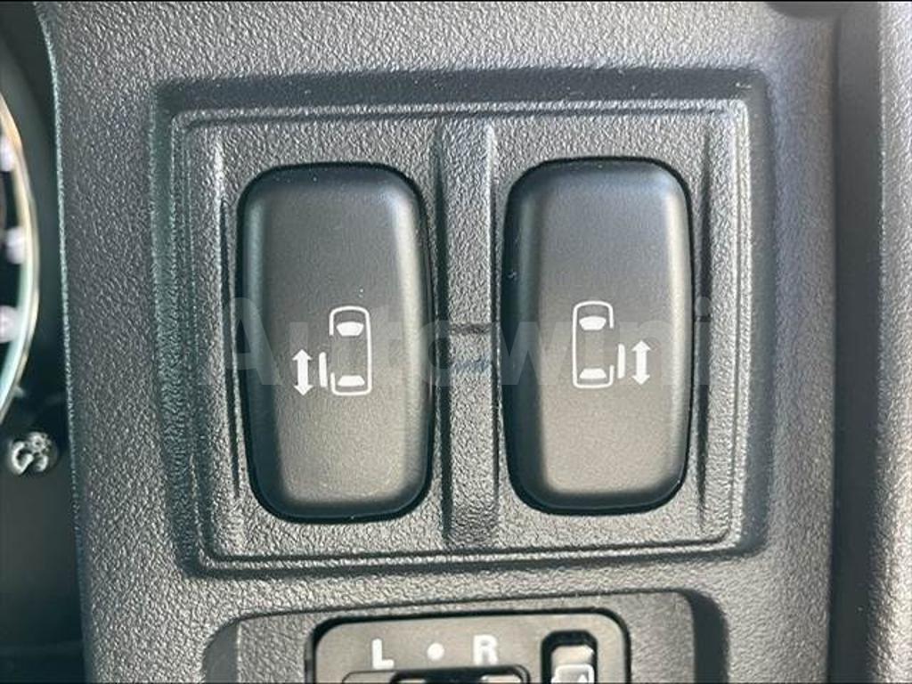 CV1W-1208817 2017 MITSUBISHI DELICA D5-5