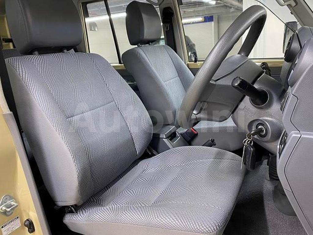2015 TOYOTA LAND CRUISER VAN - 10