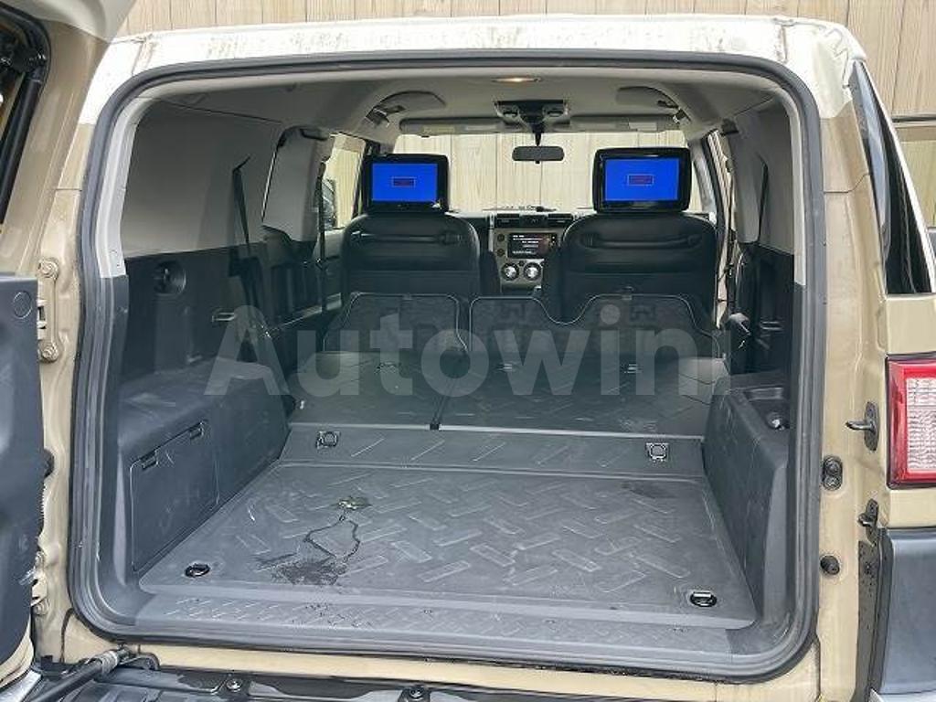 2013 TOYOTA FJ CRUISER - 10