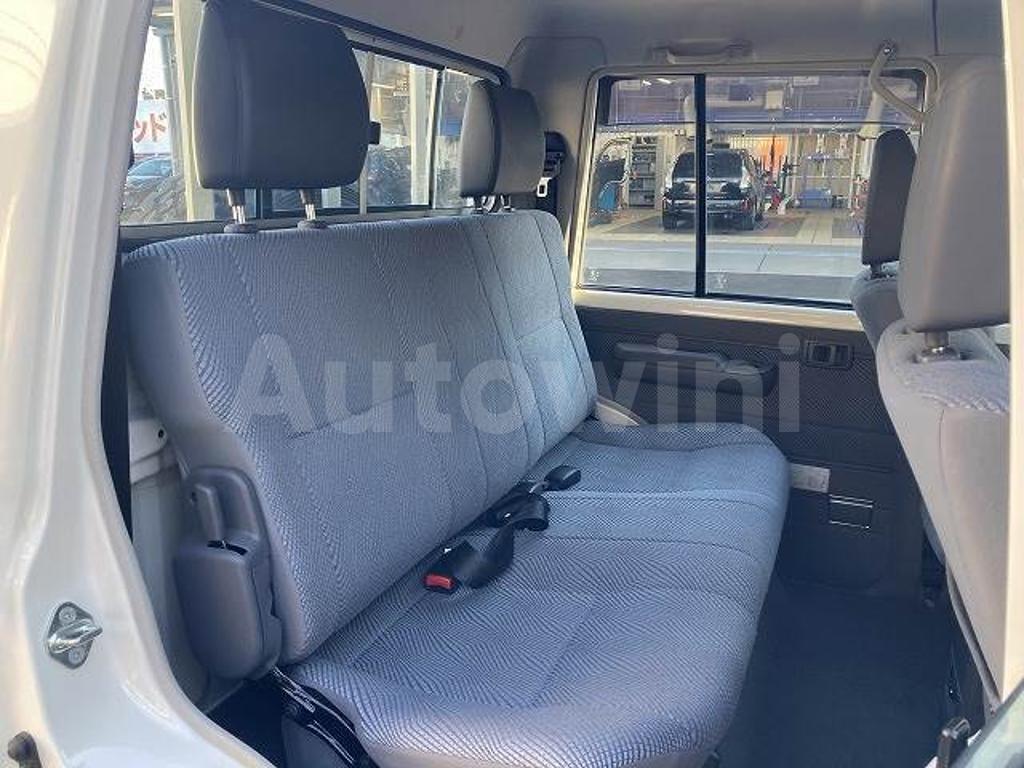 2015 TOYOTA LAND CRUISER - 9
