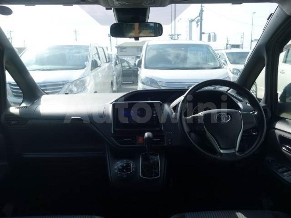 ZRR80-0211532 2016 TOYOTA VOXY-1