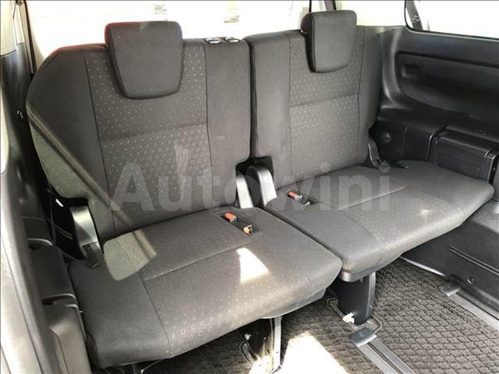 2015 TOYOTA VOXY V - 8