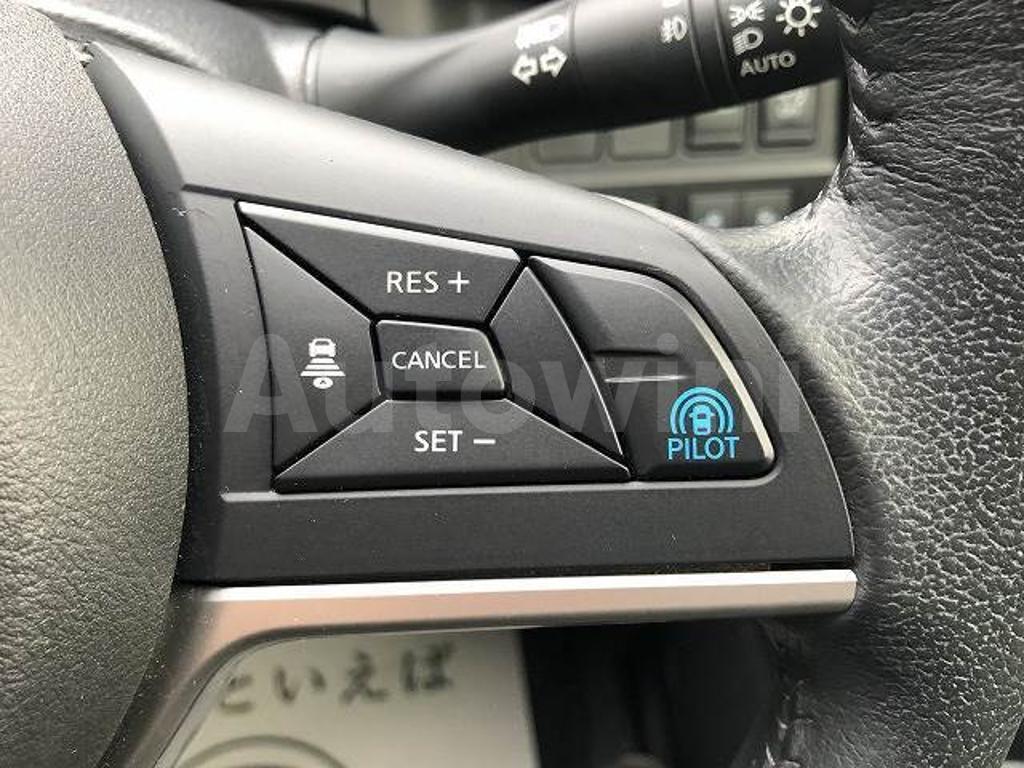 2017 NISSAN SERENA - 10