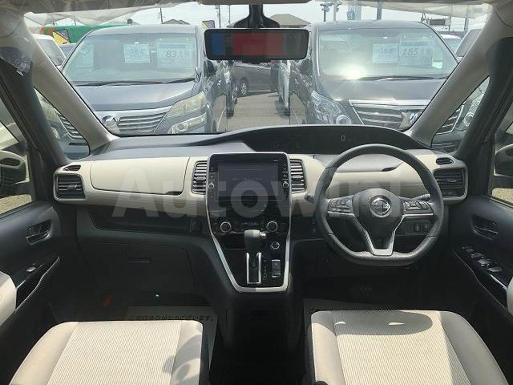 2017 NISSAN SERENA - 2