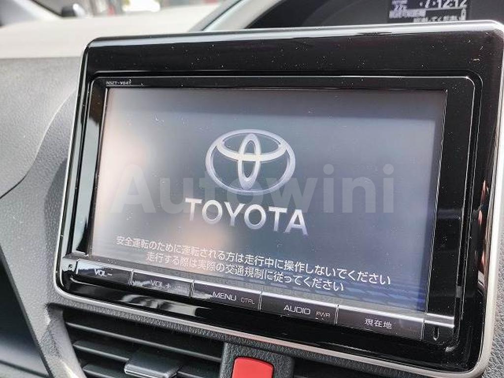 ZRR80-0146213 2015 TOYOTA VOXY-1