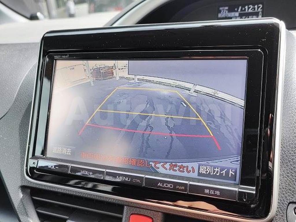 ZRR80-0146213 2015 TOYOTA VOXY-2