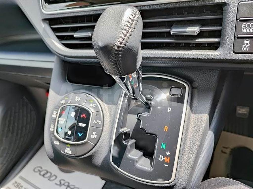ZRR80-0146213 2015 TOYOTA VOXY-5