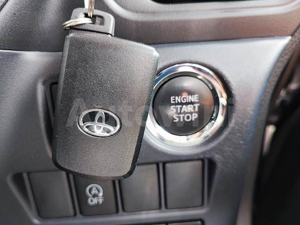 2015 TOYOTA VOXY - 8