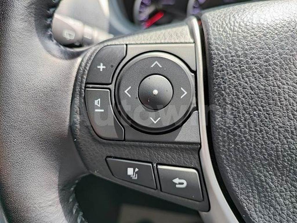 2015 TOYOTA VOXY - 9