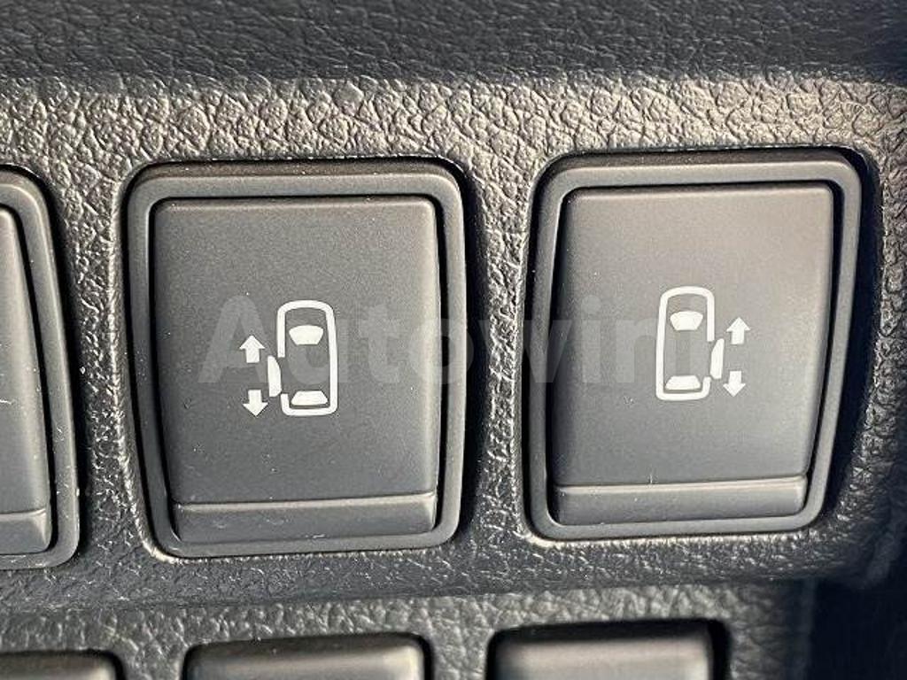 2012 NISSAN ELGRAND - 5