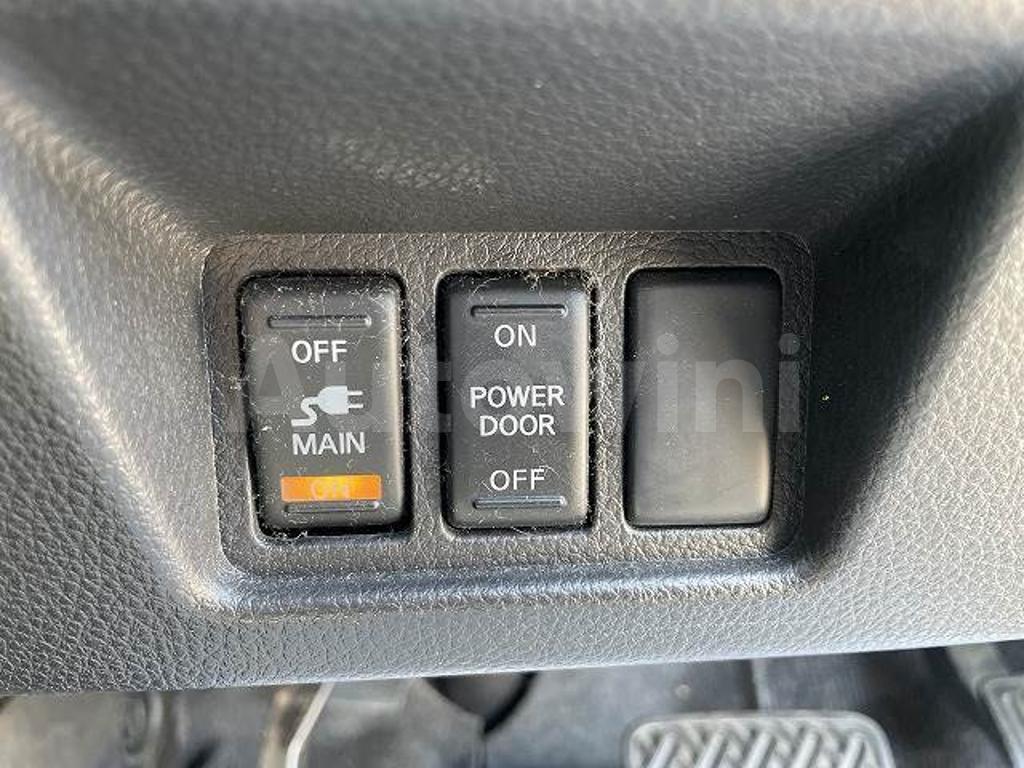 2012 NISSAN SERENA - 8