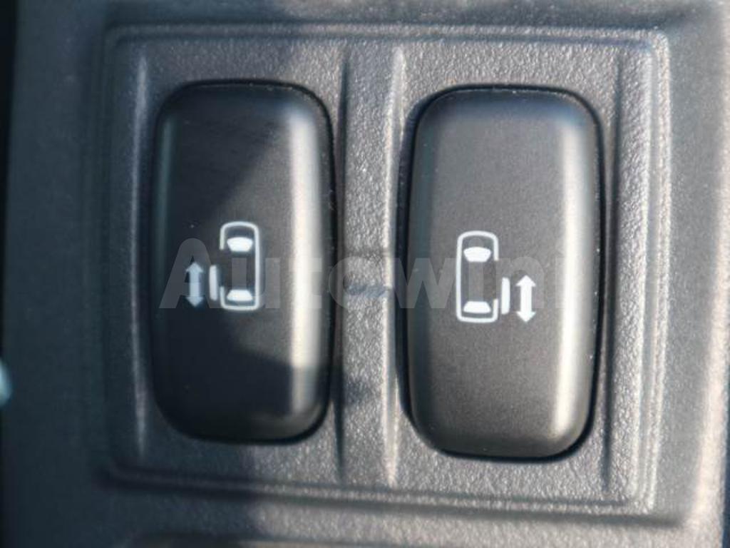 CV2W-0801924 2013 MITSUBISHI DELICA D5-5