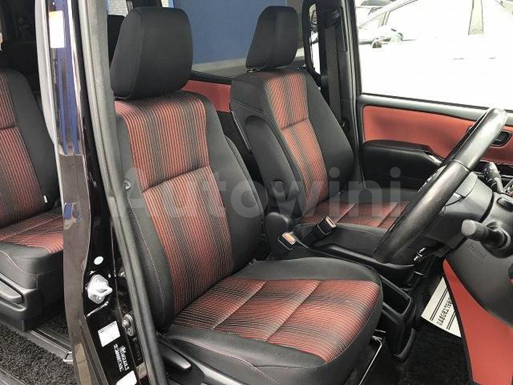 ZWR80-0292062 2017 TOYOTA VOXY-4