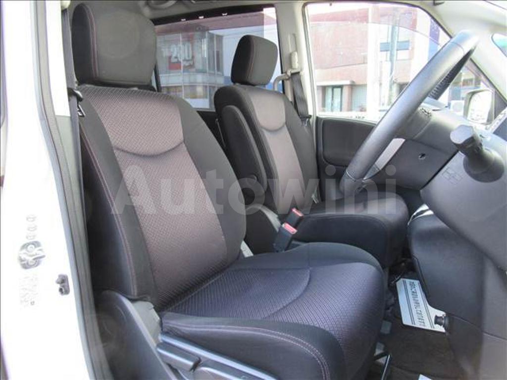 FC26-046712 2011 NISSAN SERENA HIGHWAYSTAR V SELECTION-3
