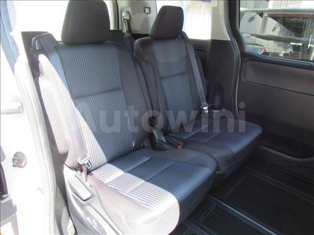 ZRR80-0187879 2015 TOYOTA VOXY-4