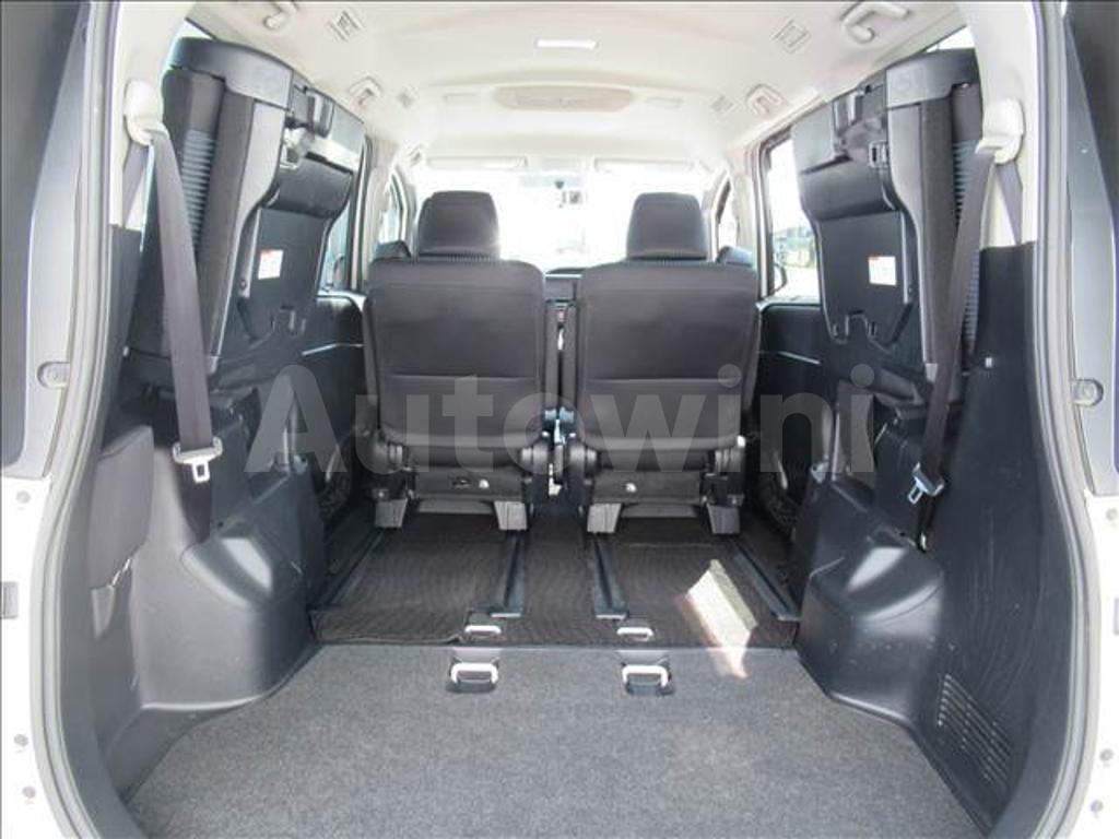 2015 TOYOTA VOXY - 7
