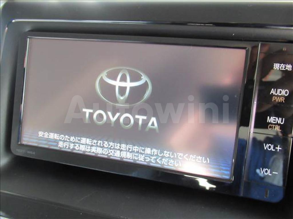 2015 TOYOTA VOXY - 8