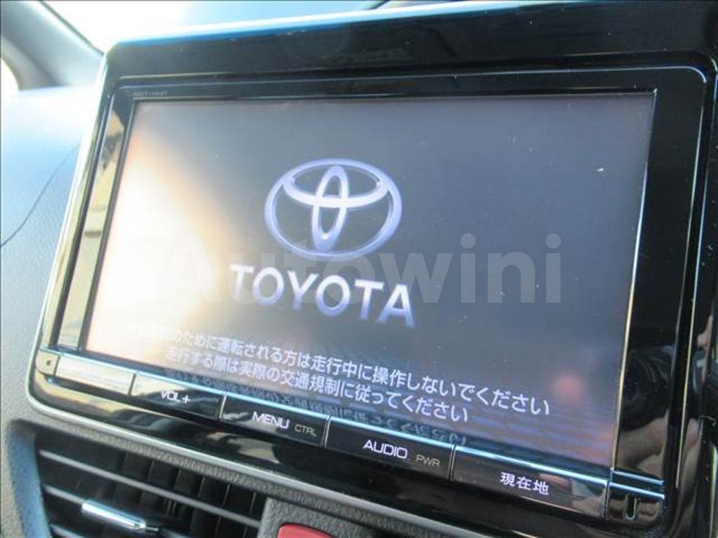 2015 TOYOTA VOXY - 8