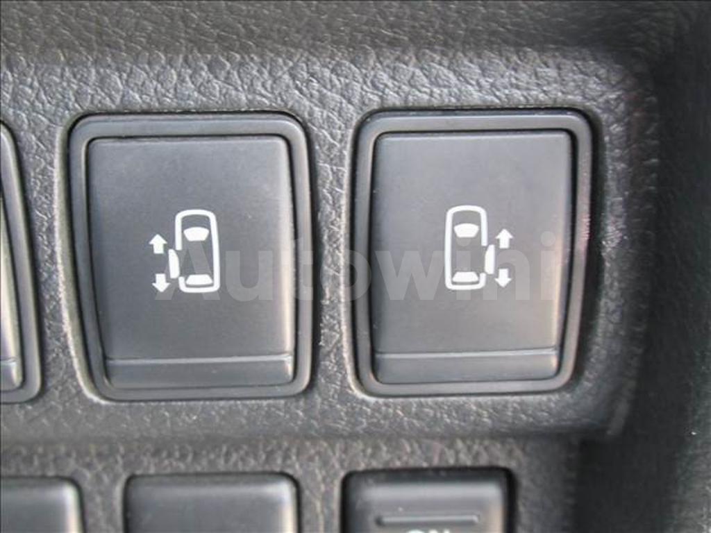 2013 NISSAN ELGRAND - 10