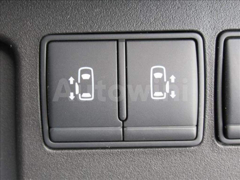 2015 NISSAN SERENA - 9