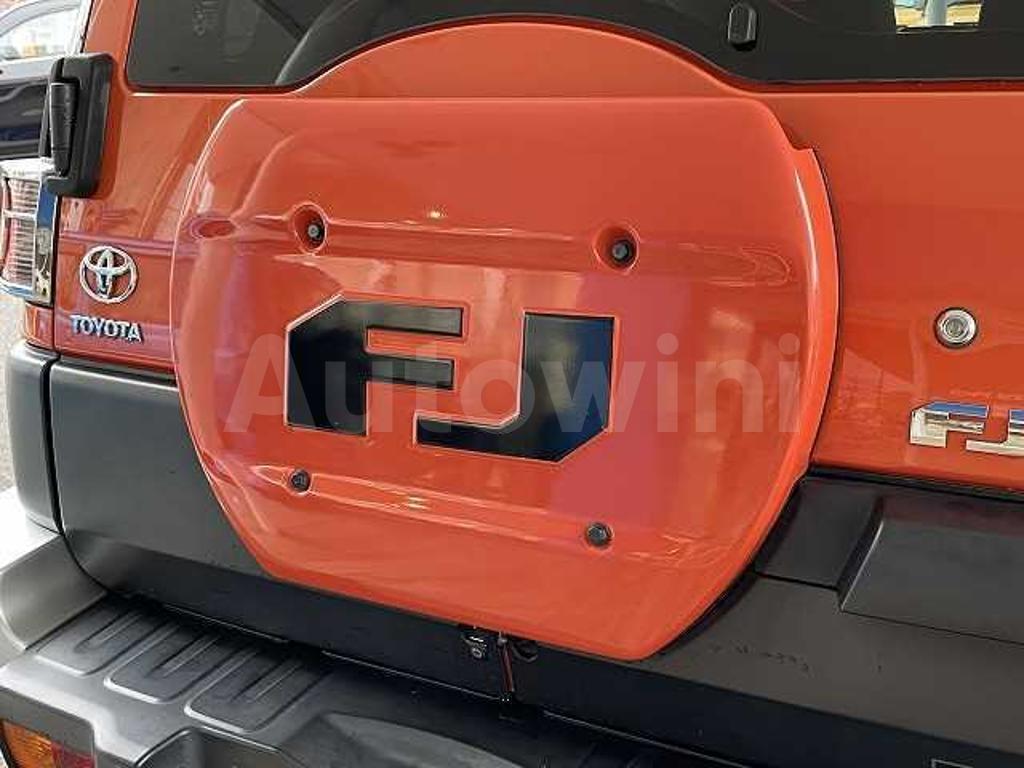 2013 TOYOTA FJ CRUISER - 9