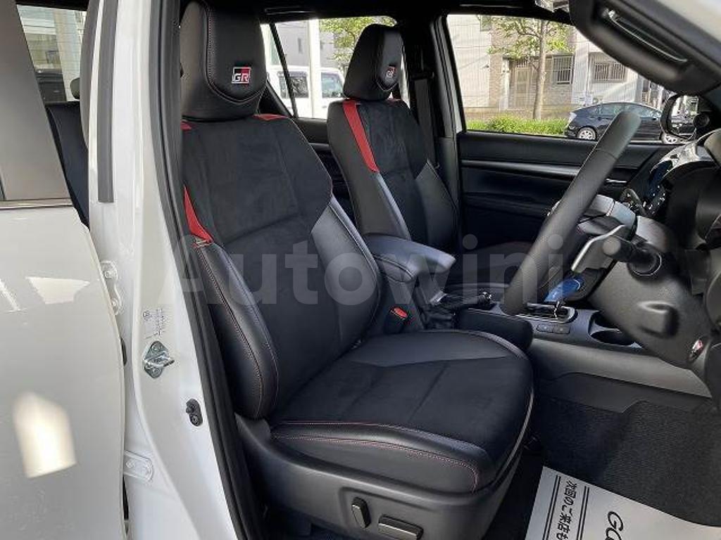 2021 TOYOTA HILUX - 9