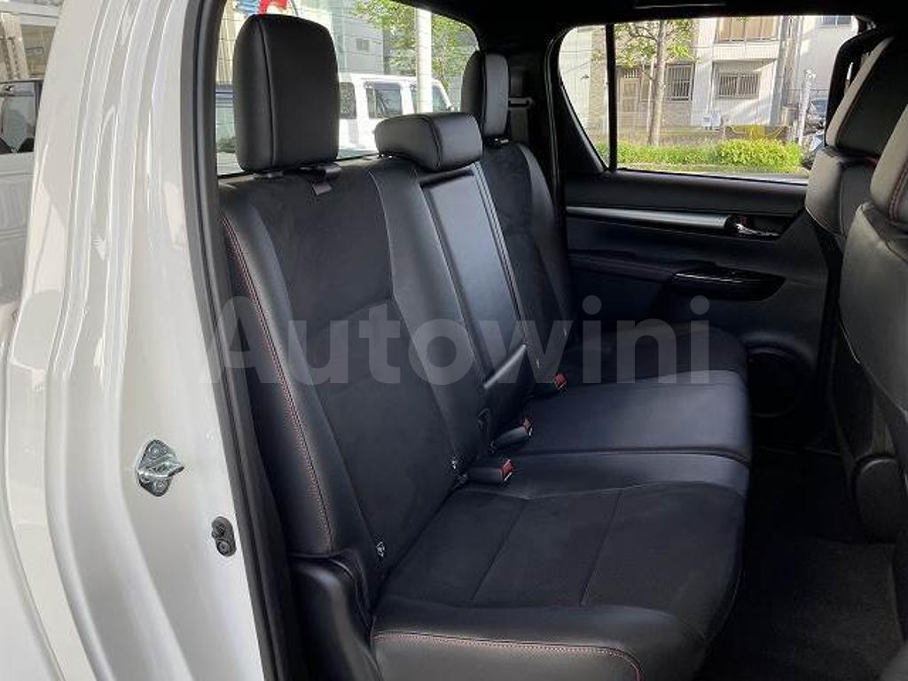 2021 TOYOTA HILUX - 10