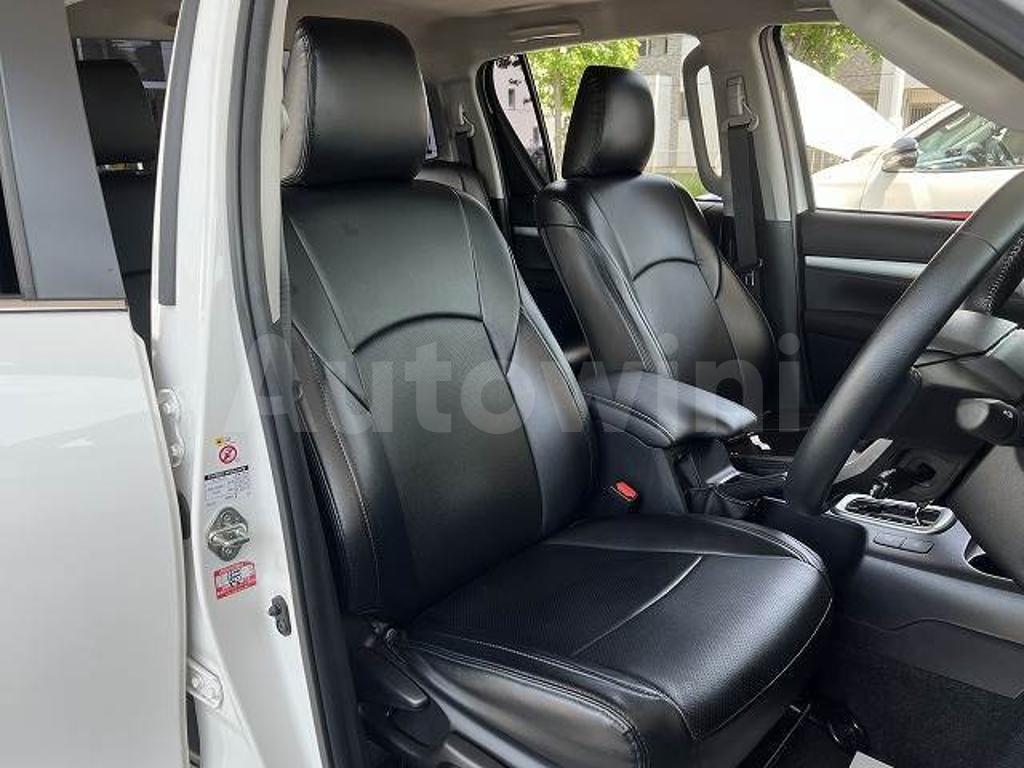 2017 TOYOTA HILUX Z - 8