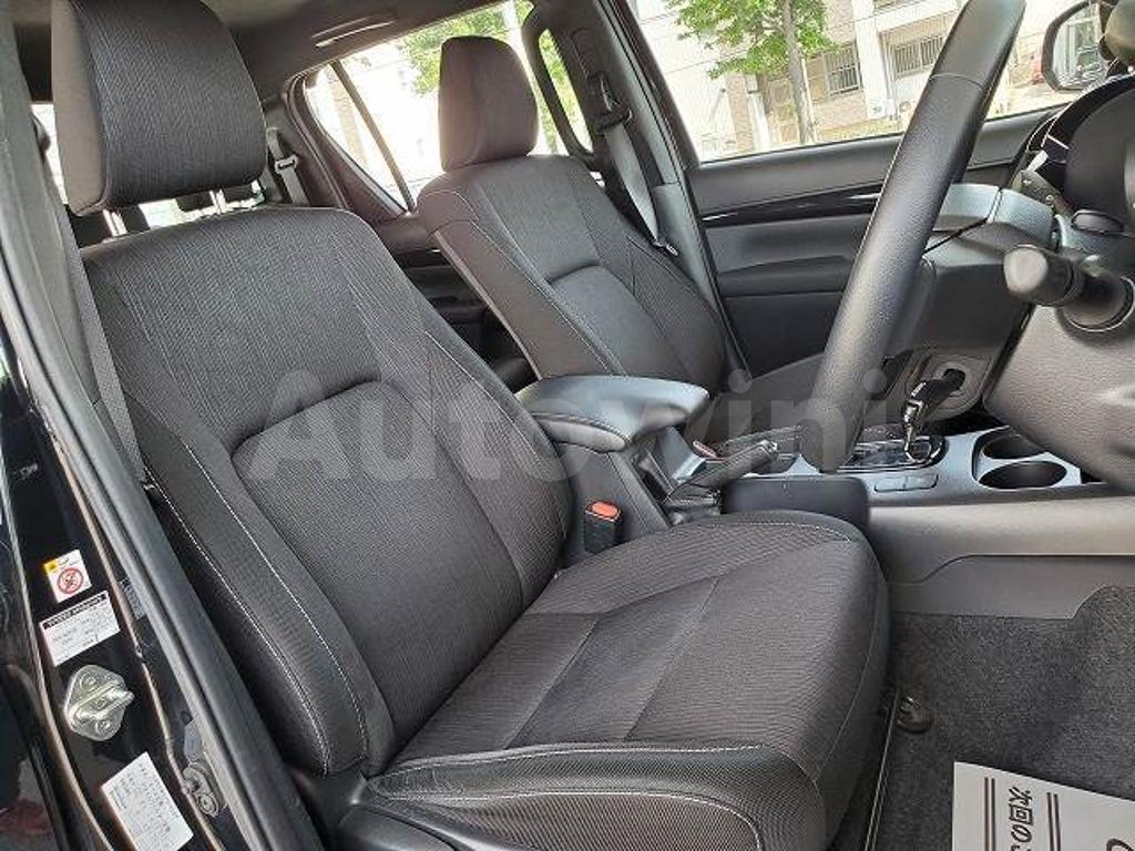2019 TOYOTA HILUX - 9