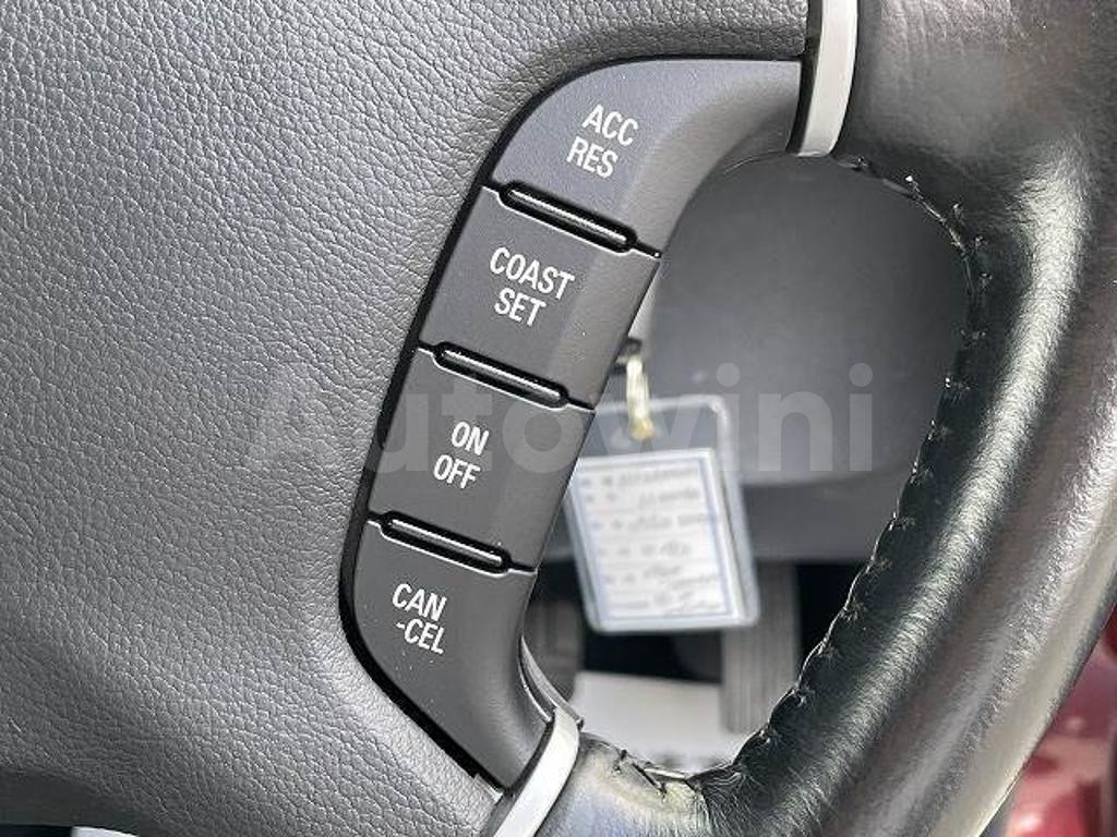 2017 MITSUBISHI PAJERO - 9
