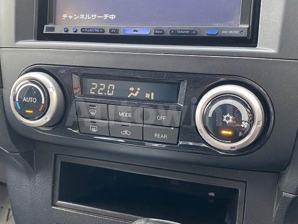 2010 MITSUBISHI PAJERO - 9