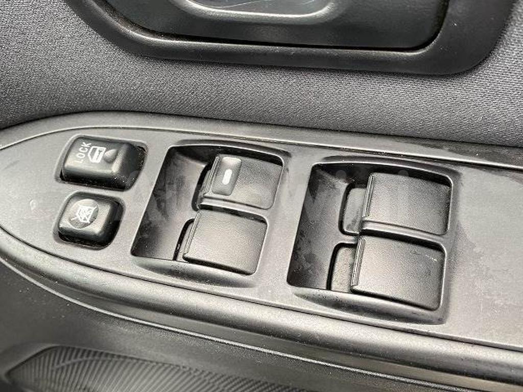 2010 MITSUBISHI PAJERO - 10