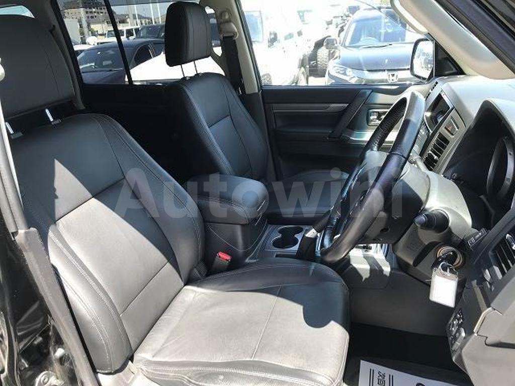 V98W-1200619 2019 MITSUBISHI PAJERO-4