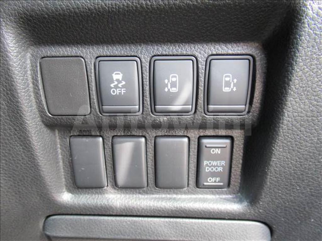 2014 NISSAN ELGRAND - 9