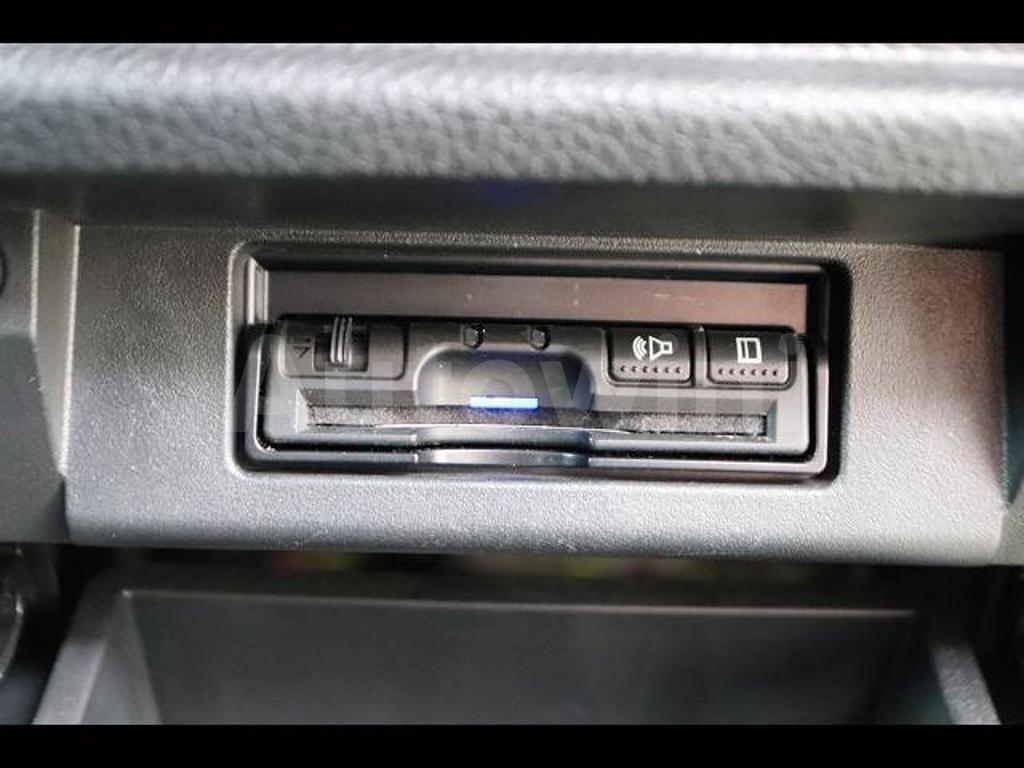 2016 NISSAN ELGRAND - 10