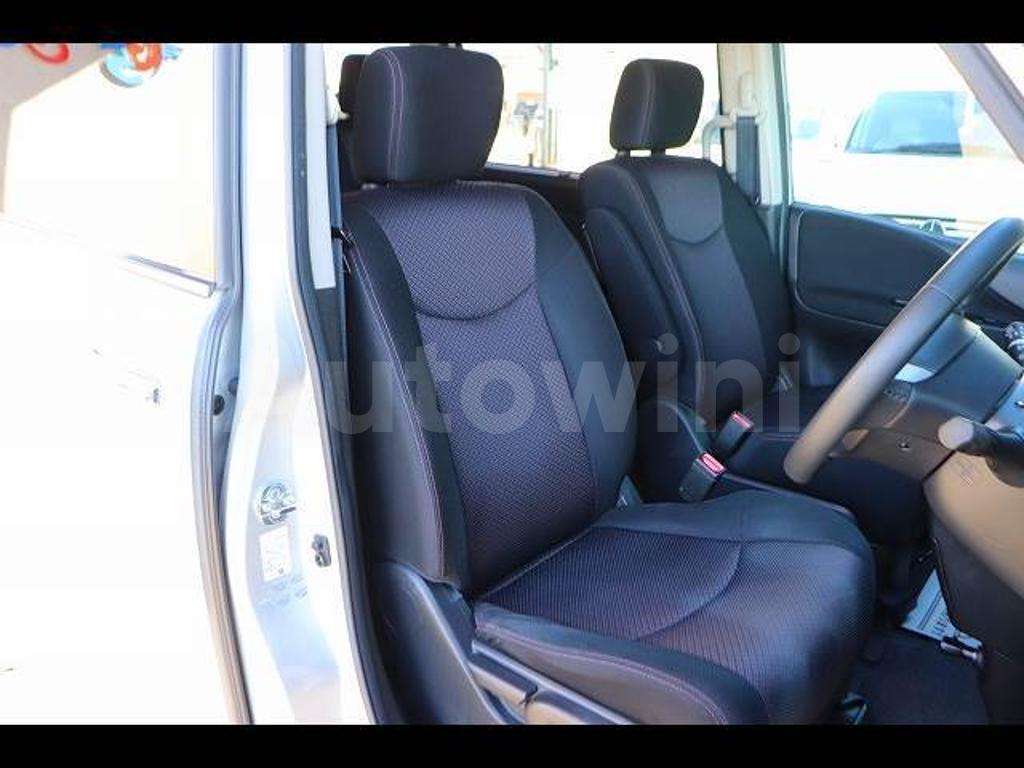FC26-013739 2011 NISSAN SERENA-4