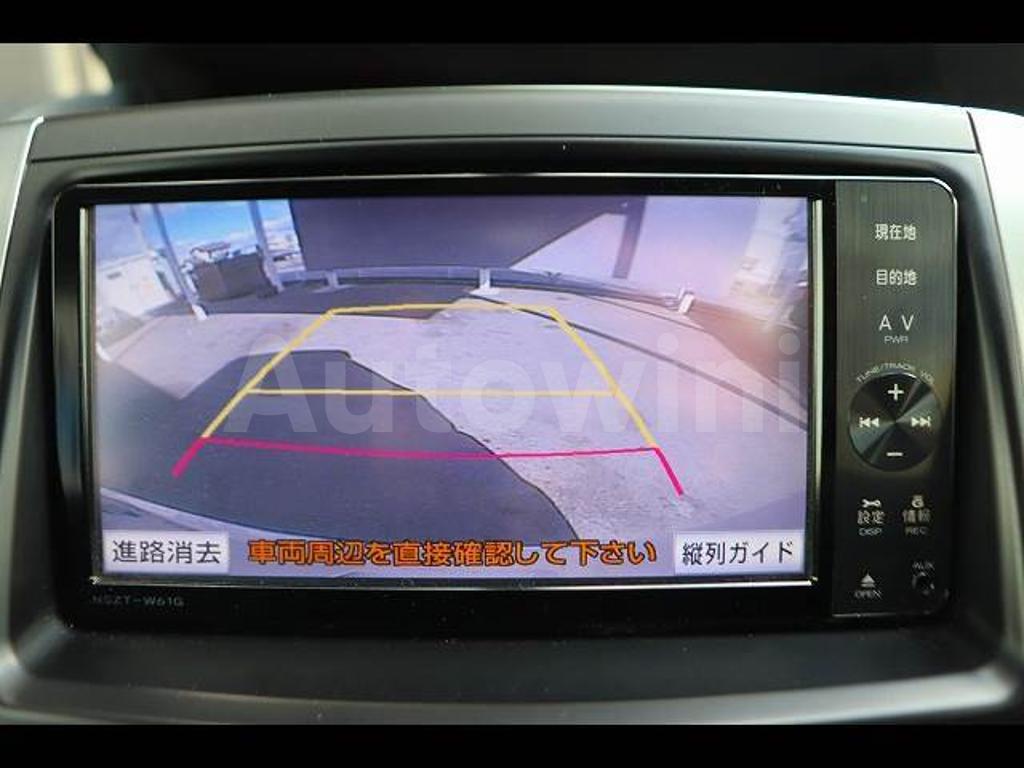ZRR70-0463413 2011 TOYOTA VOXY-2