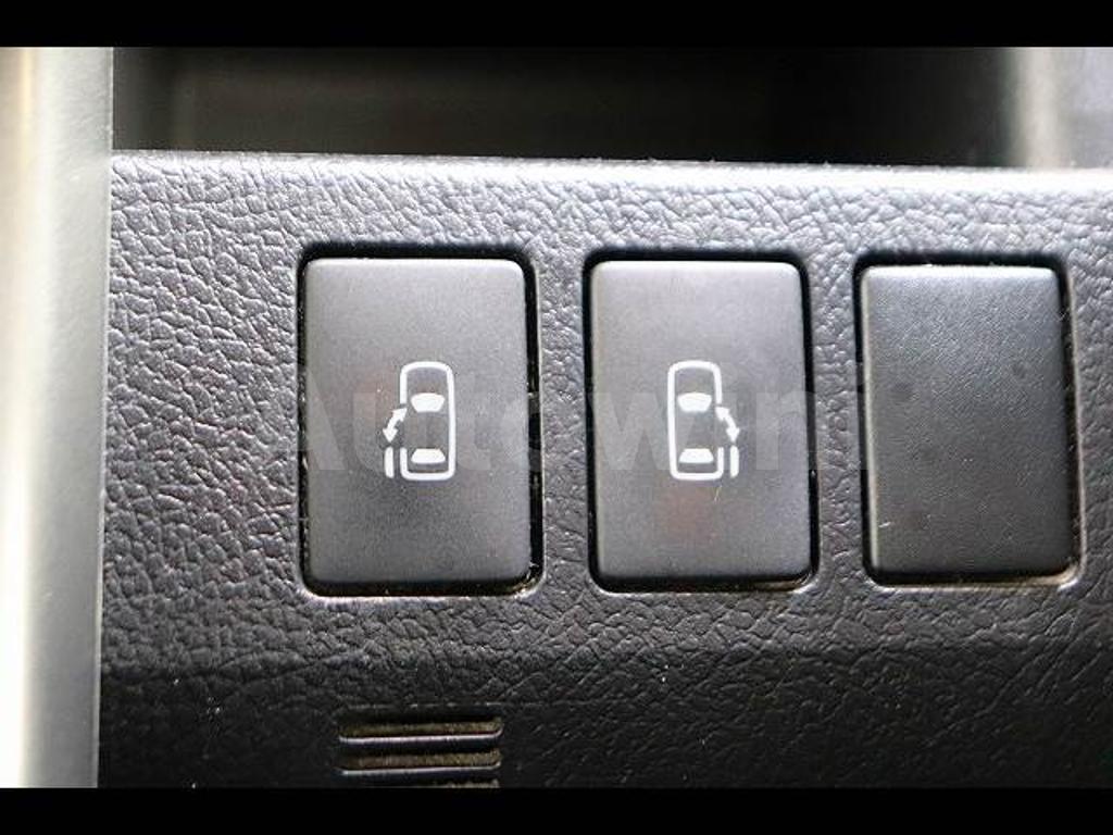 ZRR70-0463413 2011 TOYOTA VOXY-5