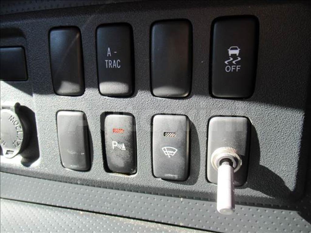 2012 TOYOTA FJ CRUISER - 9