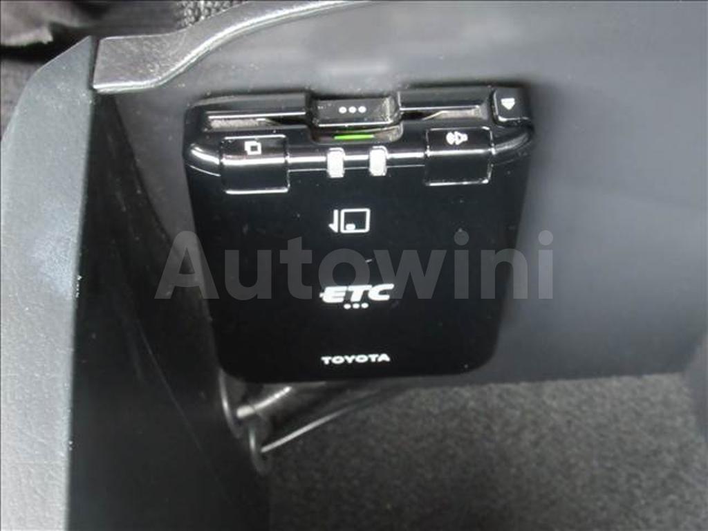 2019 TOYOTA HILUX - 9