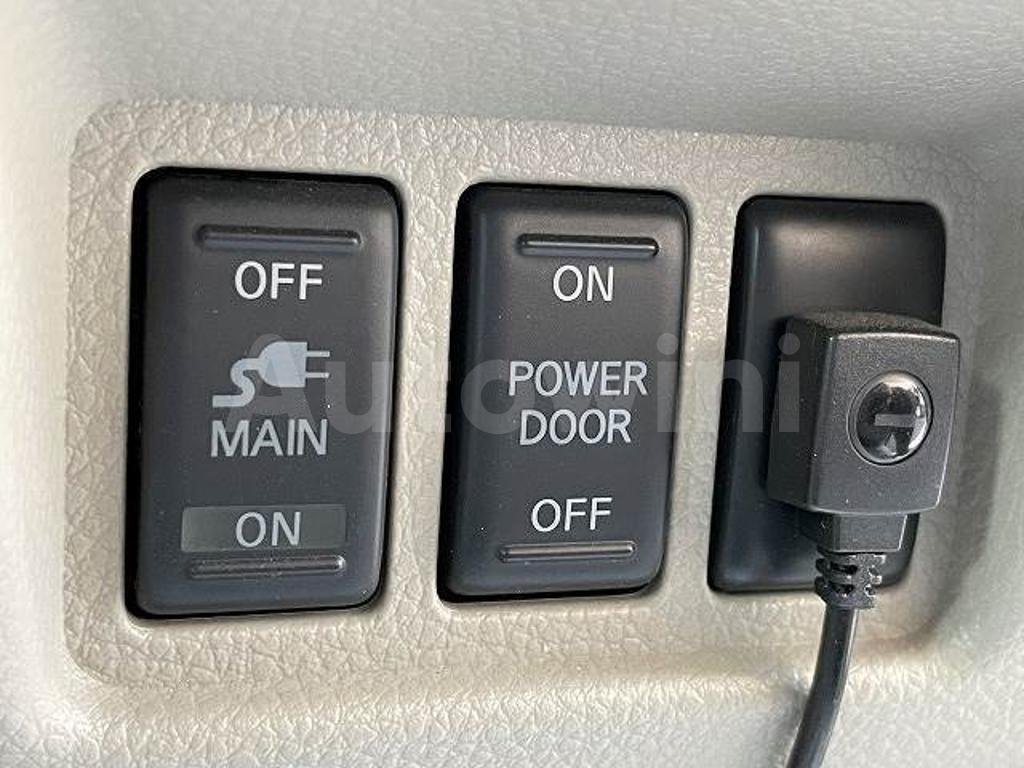 2014 NISSAN SERENA - 9