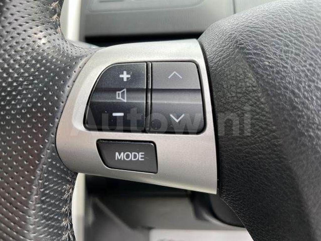 2010 TOYOTA VOXY - 8