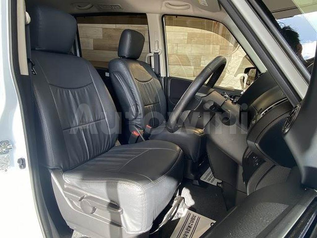 2015 NISSAN SERENA - 8